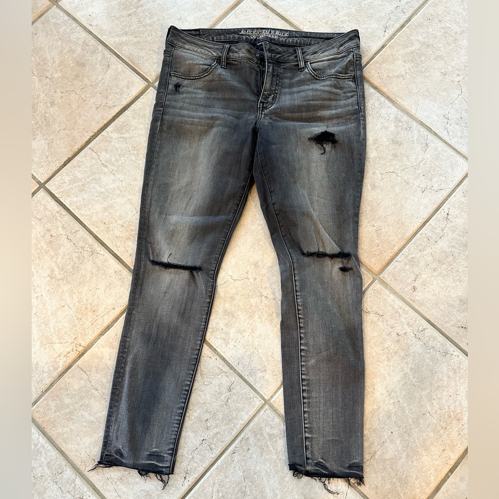 Distressed Black Super Stretch American Eagle Jeans with Knee Rips Size 14